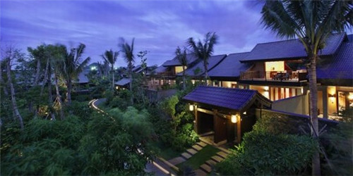 巴音郭楞州创业男士须后水加盟没经验开什么店好，须后水是干嘛的