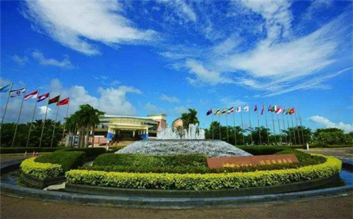 TOPCHINA炒饭加盟费高不高，中式快餐加盟店哪个品牌生意好