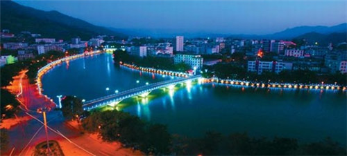 熊松鼠宠物店创业好项目，宠物店创业视频